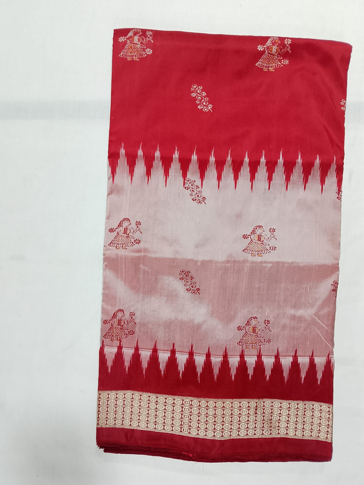 Sambalpuri Patta Saree – Graceful Handloom