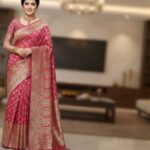 Juss Apparels Banarasi Bridal Premium Saree